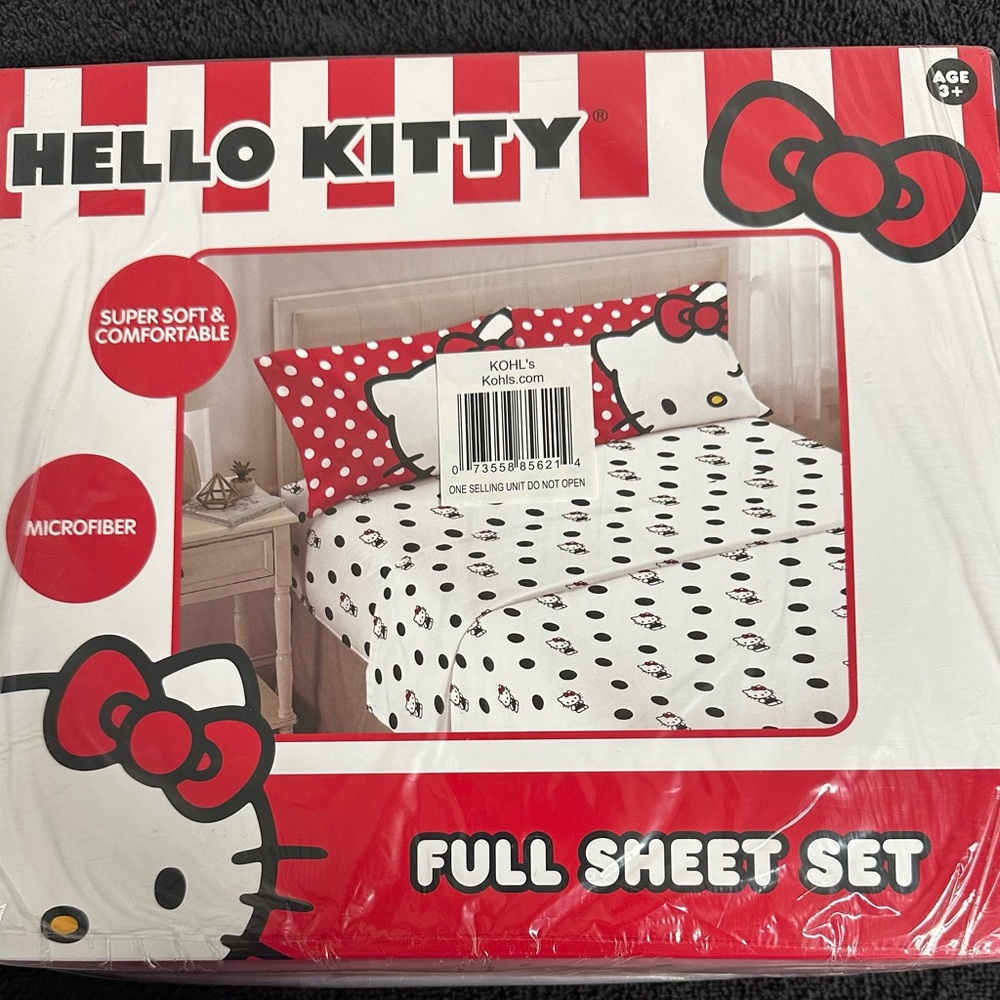 Hello Kitty Red and White Reversible Sheet Set